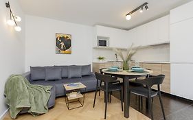 Aleja Solidarnosci Modern & Cozy Apartment Downtown Warsaw By Noclegi Renters
